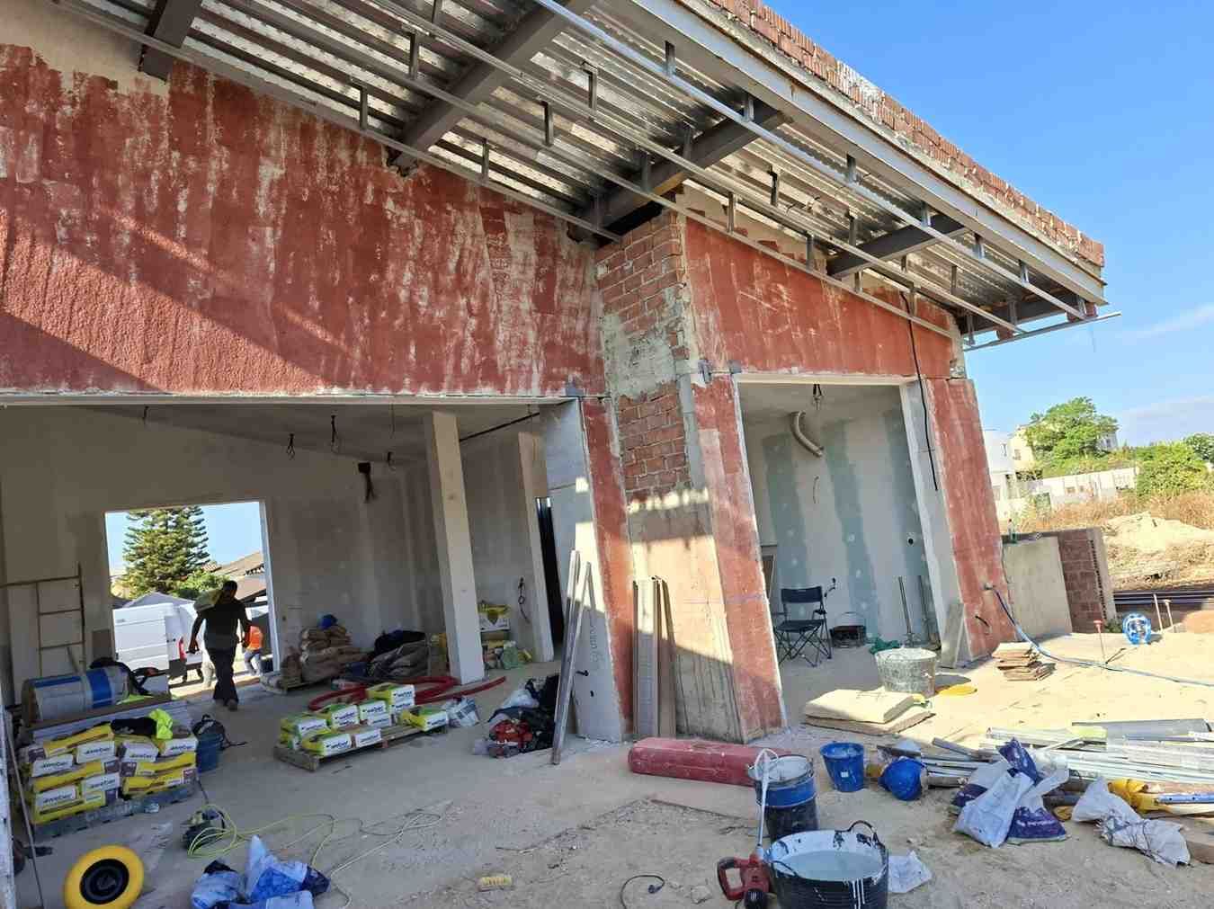 Casa parcialmente construida de 