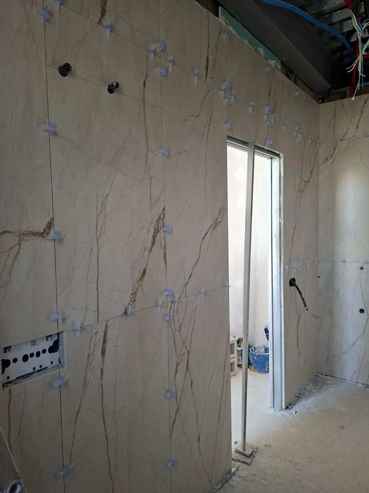 Pared interior sin terminar con 