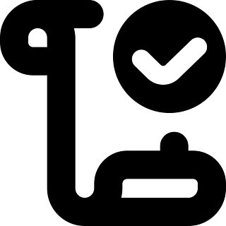 Una marca de verificación en un círculo icono gratuito