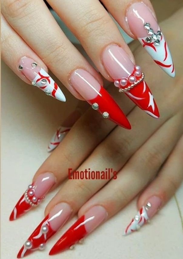 beauté des mains avec design perlés