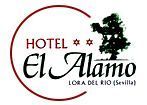 Logotipo del Hotel El Alamo: círculo marrón, texto, silueta de árbol; ubicación Lora del Río (Sevilla).
