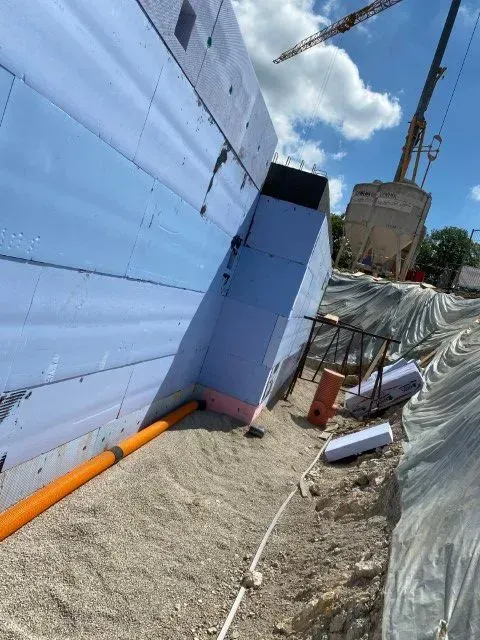 Bau-Eisen GmbH, Baustelle mit Rohren