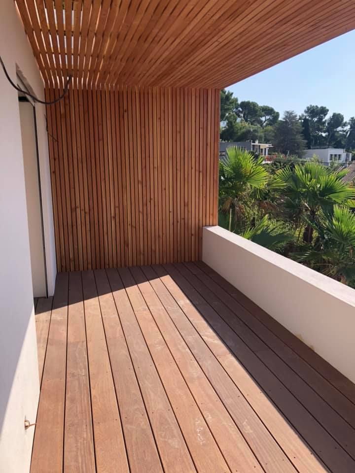 Terrasse suspendue avec claustra design