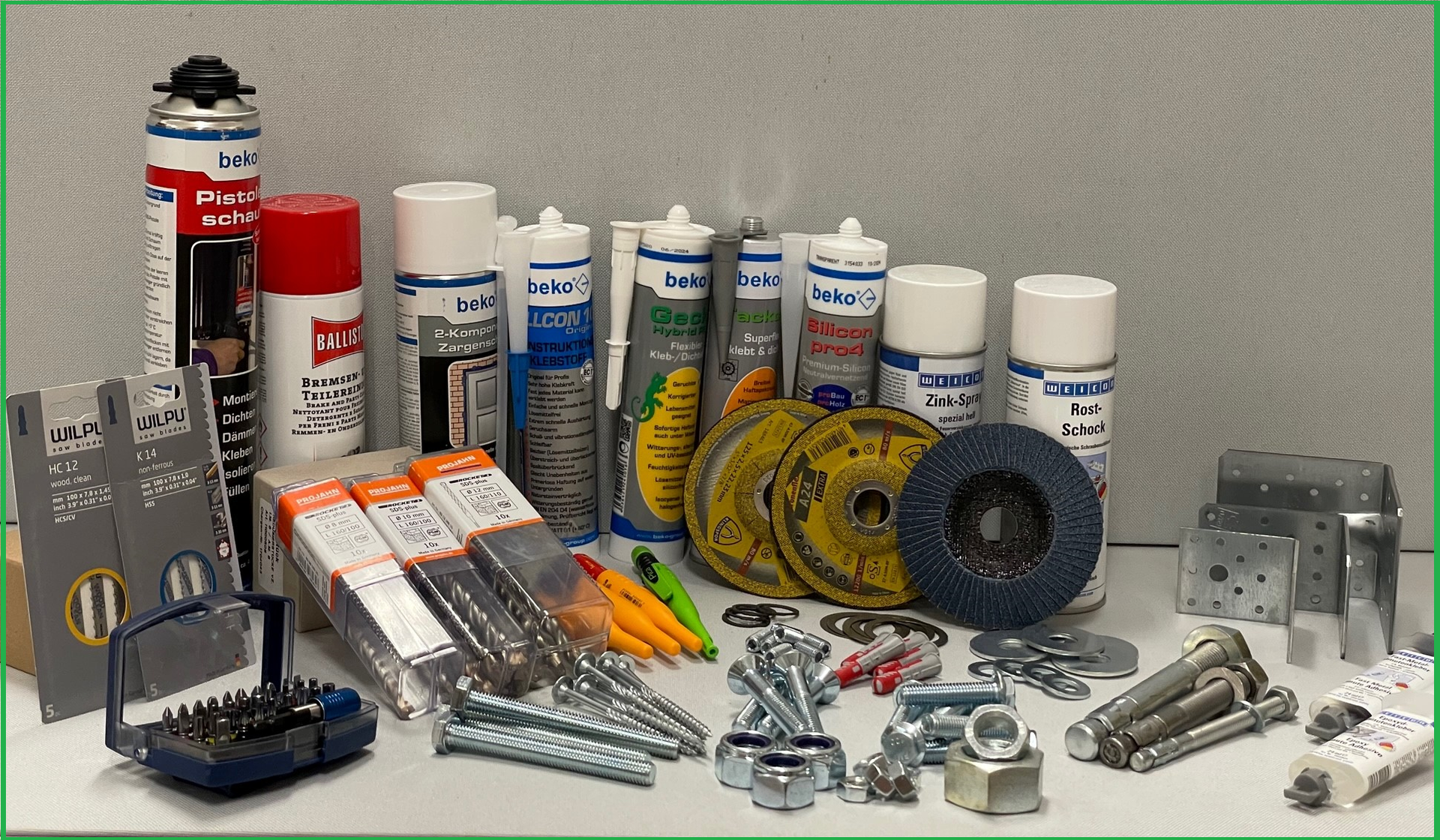 Schrauben und Dübel