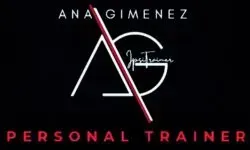 El logotipo de la entrenadora personal Ana Giménez tiene una cruz roja atravesándolo.