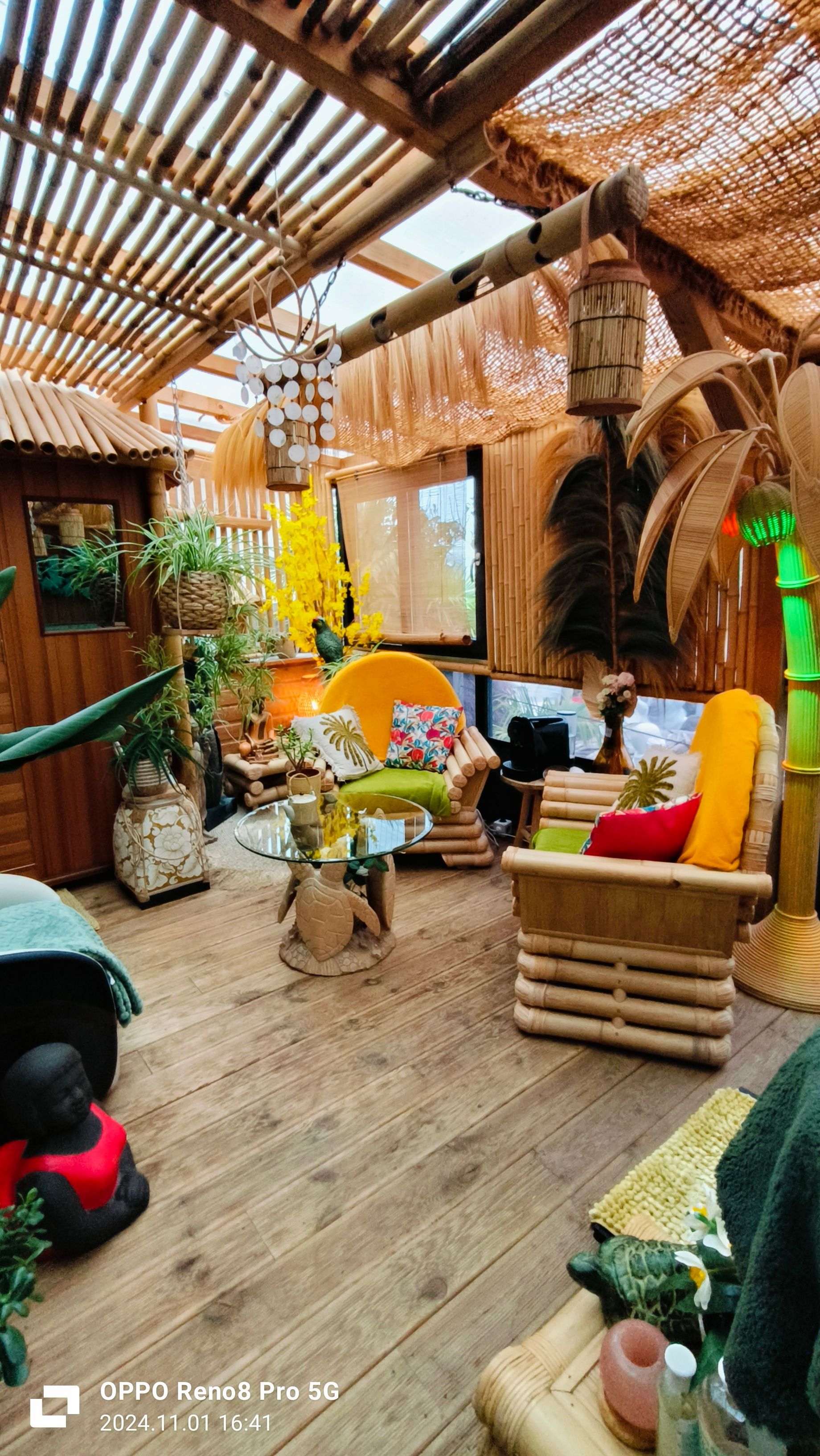 Salle d'attente du salon de massage Mes mains sur vos pieds