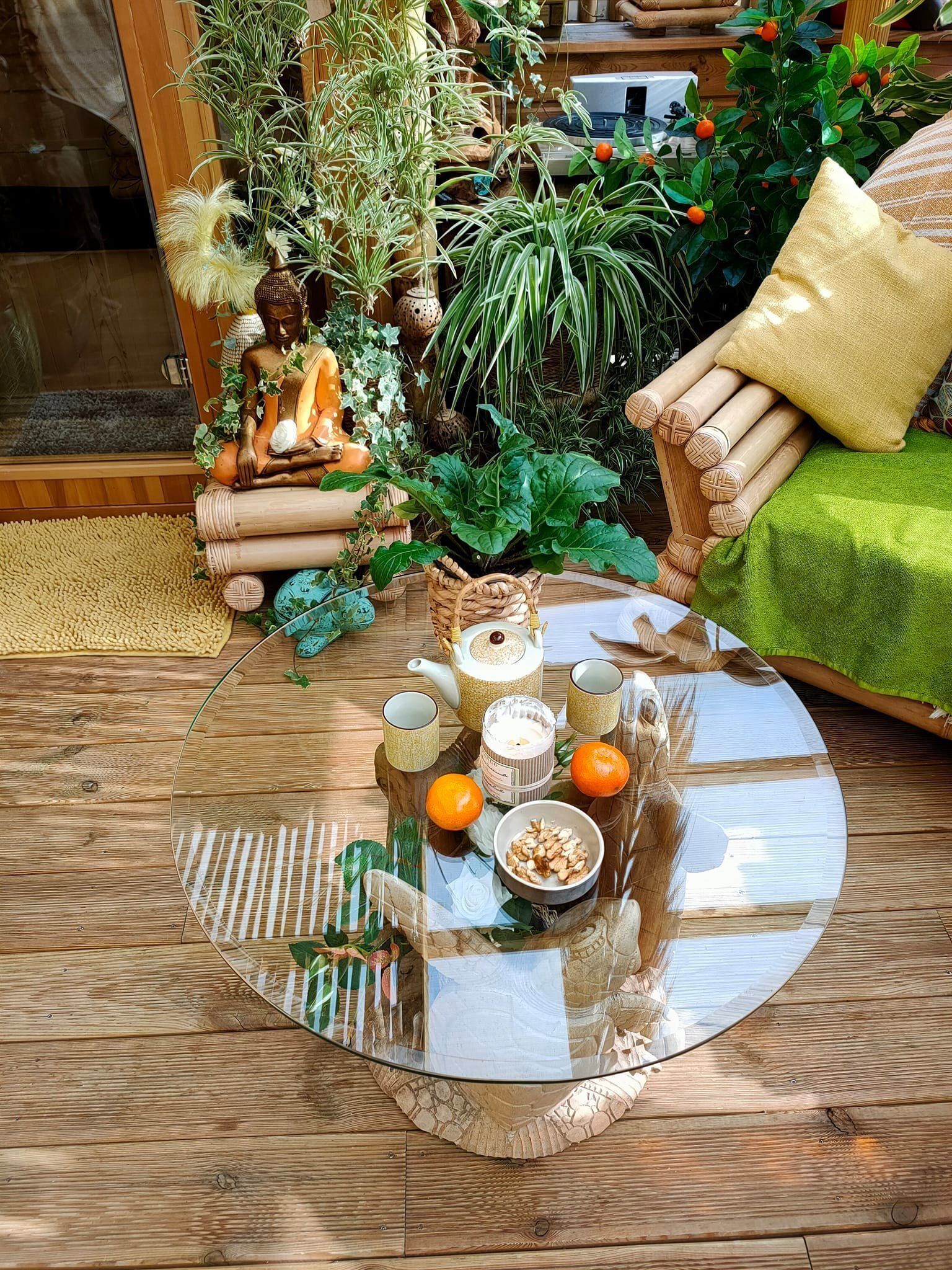 Table basse avec service à thé