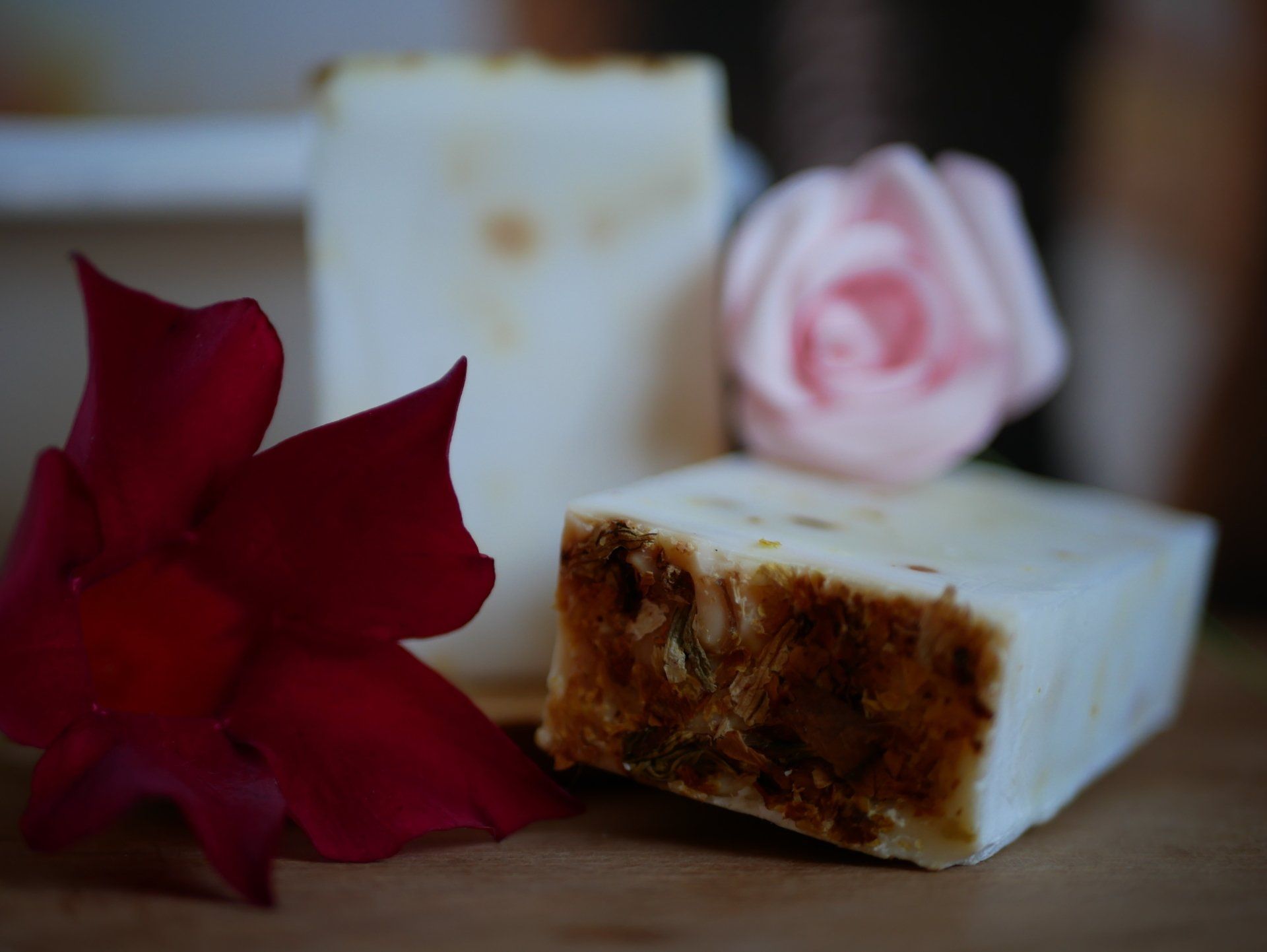 Savons à froid, huiles végétales bienfaisantes