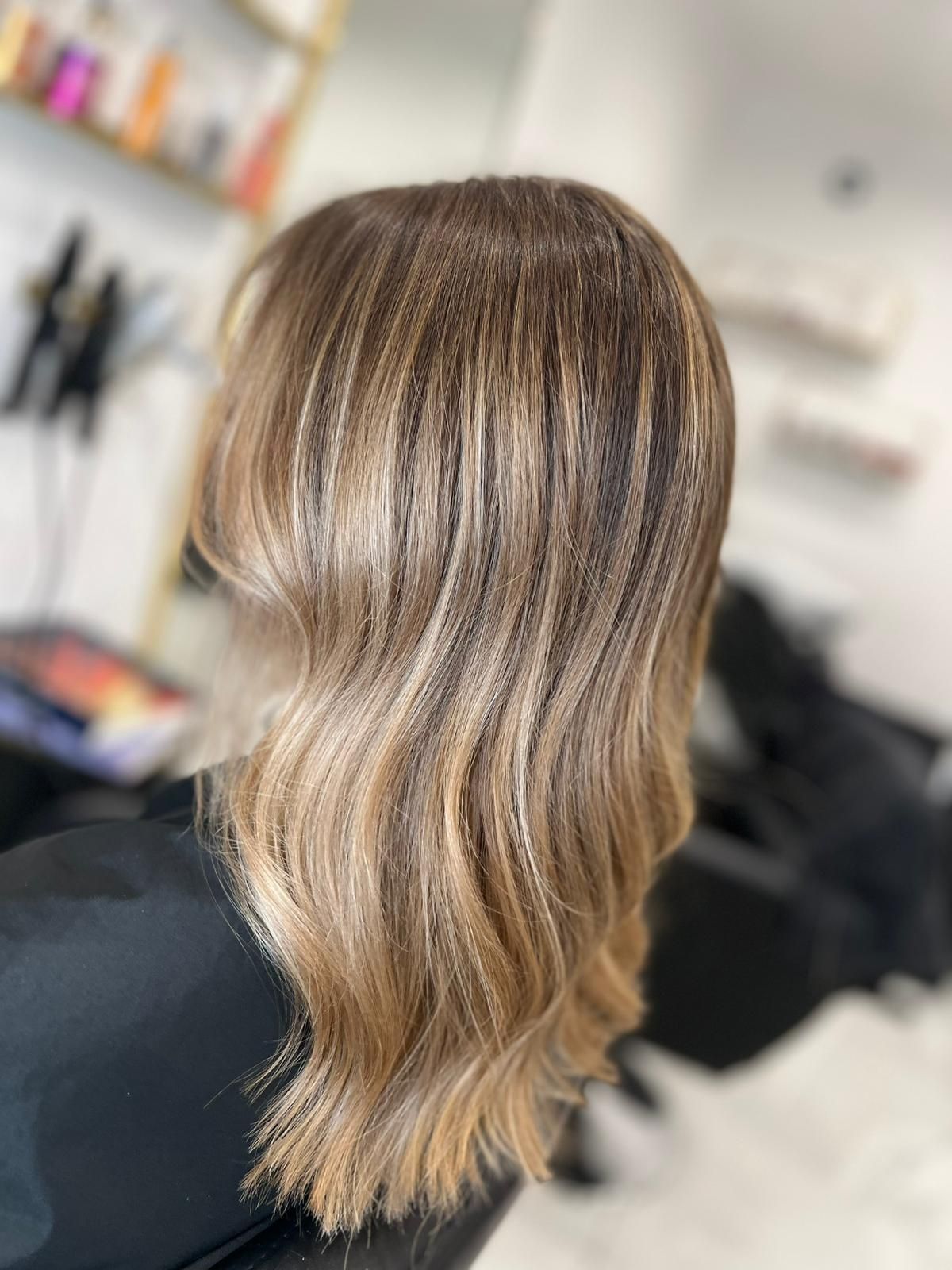 Une coupe avec un balayage