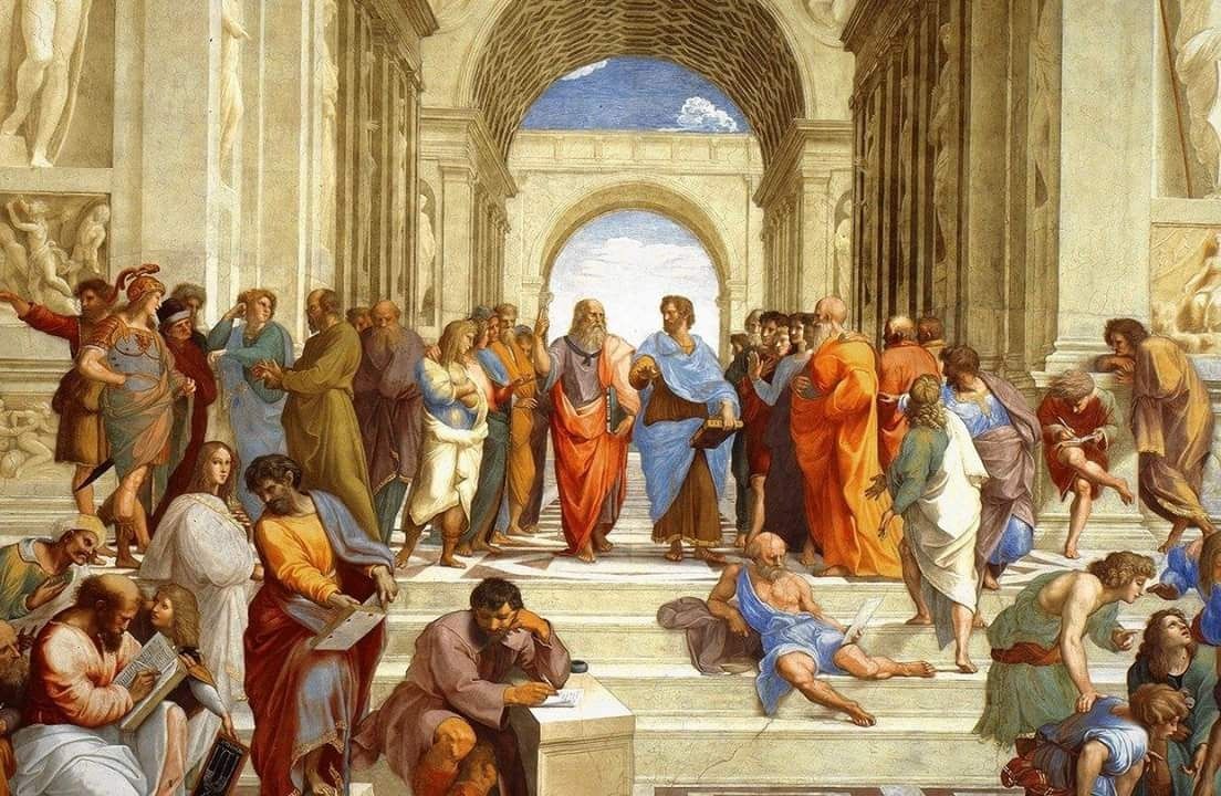 Filósofos con atuendos clásicos se reunieron en un patio abovedado. Algunos escriben, otros conversan y caminan.