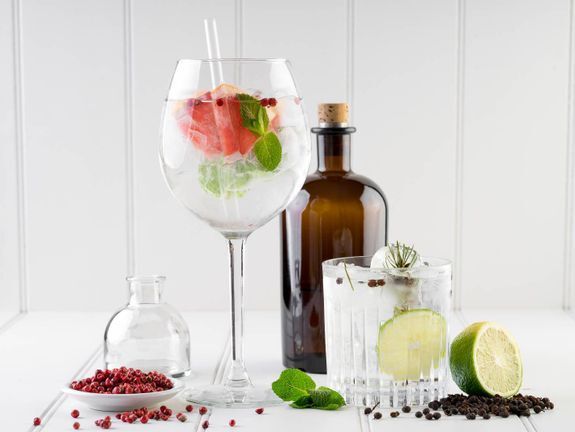 Gin Geschenk Ginglas mit Flasche und Limetten