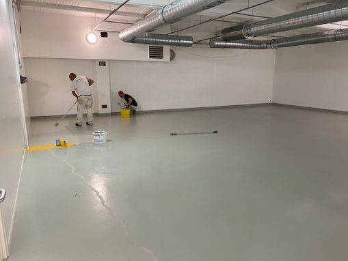 Pavimento in resina - Impresa di pittura e gessatura GaBaColor a Bellinzona