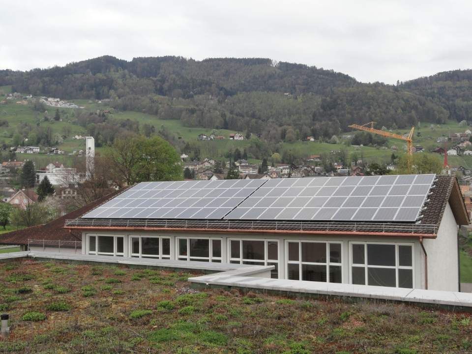 müggler spenglertechnik gmbh – Haus mit Solaranlage