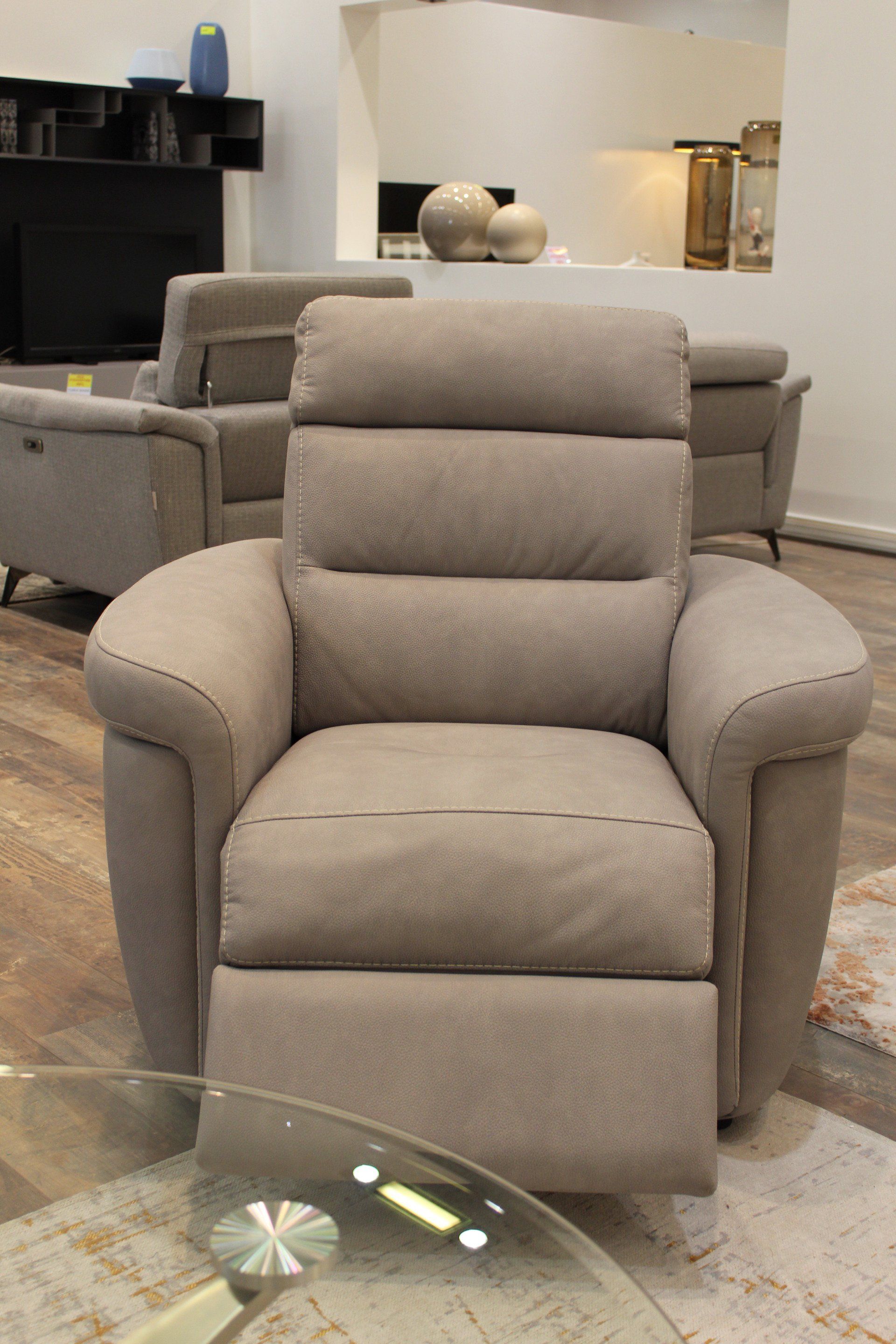 Fauteuil confortable et gris