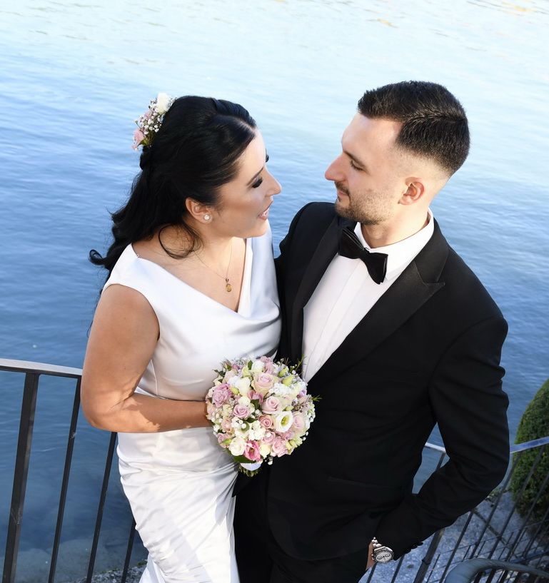Brautpaar beim Hochzeitsfotoshooting am Thunersee in Thun