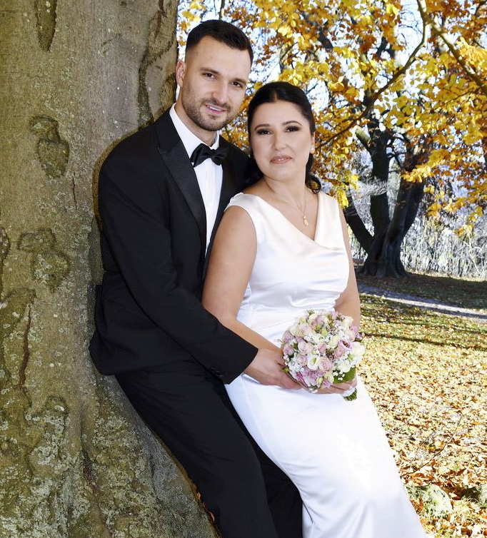 Brautpaar beim Hochzeitsfotoshooting im Schloss Schadau in Thun