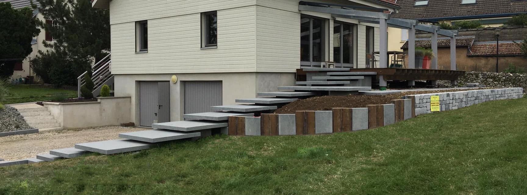 Escaliers aux grandes marches