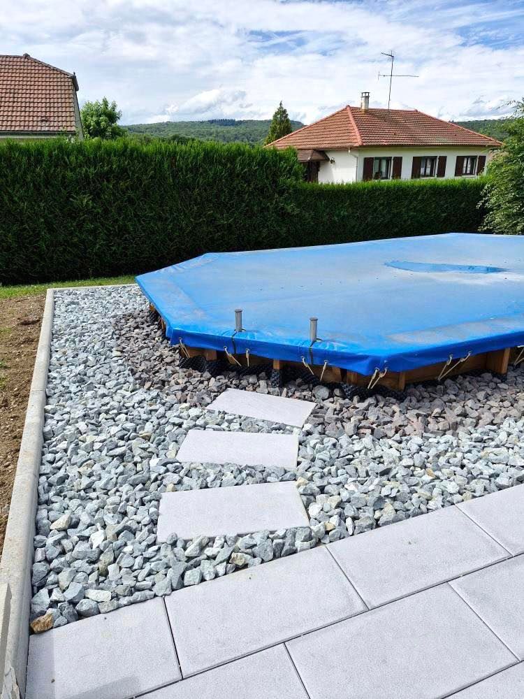 Aménagement de piscine en graviers