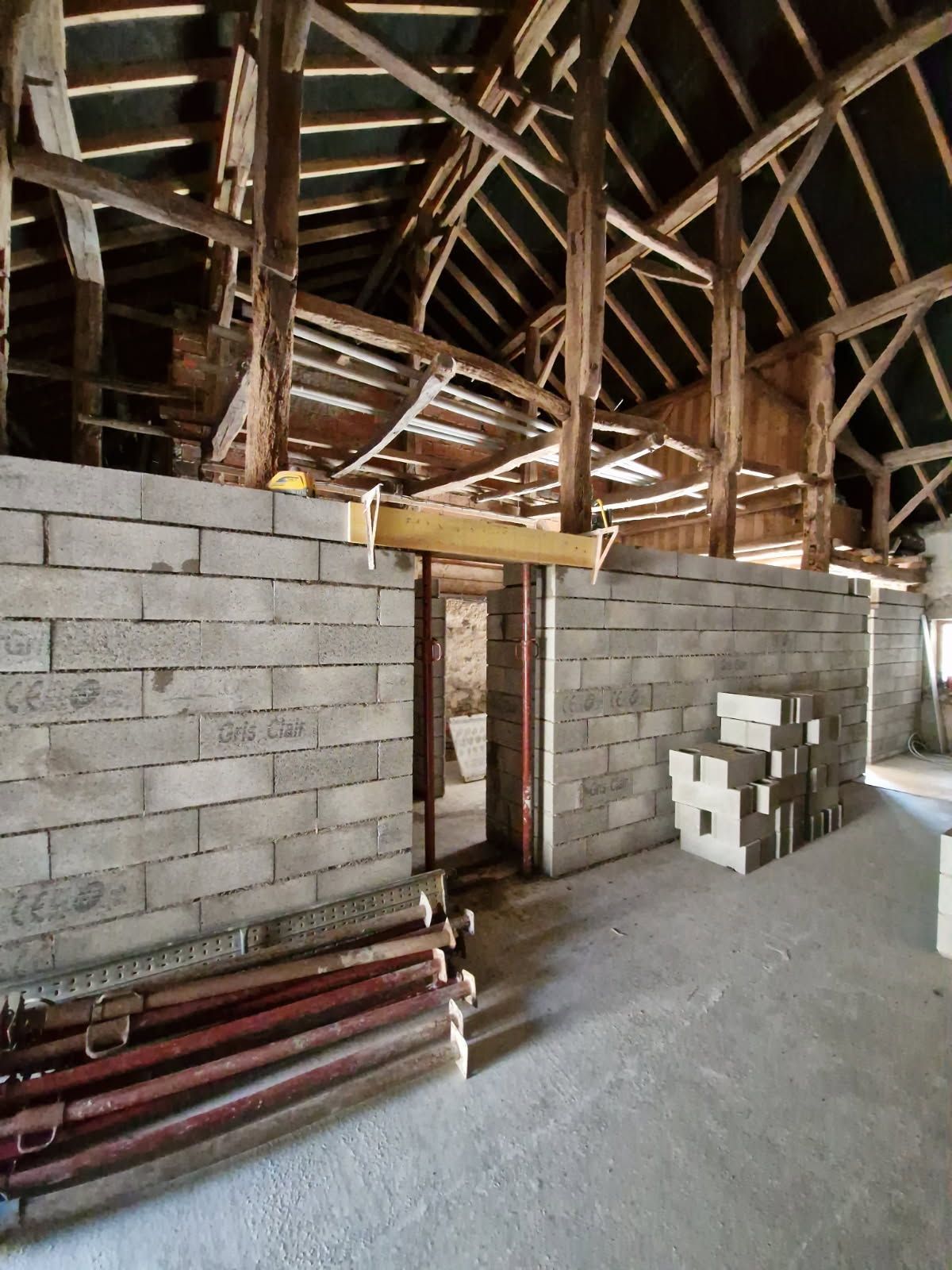 Création d'un accès pour une porte dans un mur.