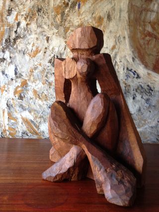 Statue en bois