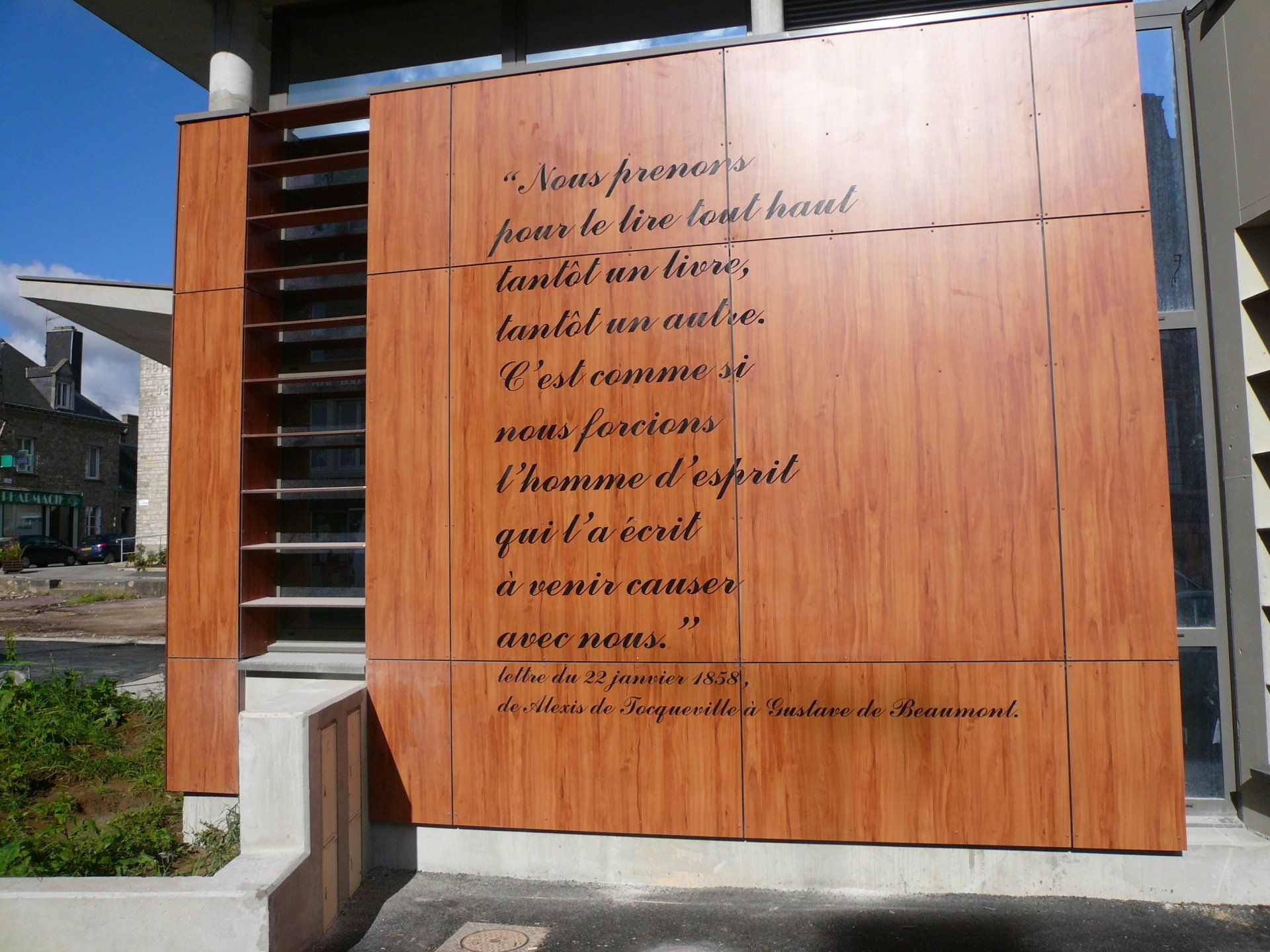 Médiathèque Montebourg