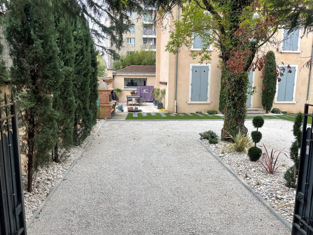 Allée de cailloux 1