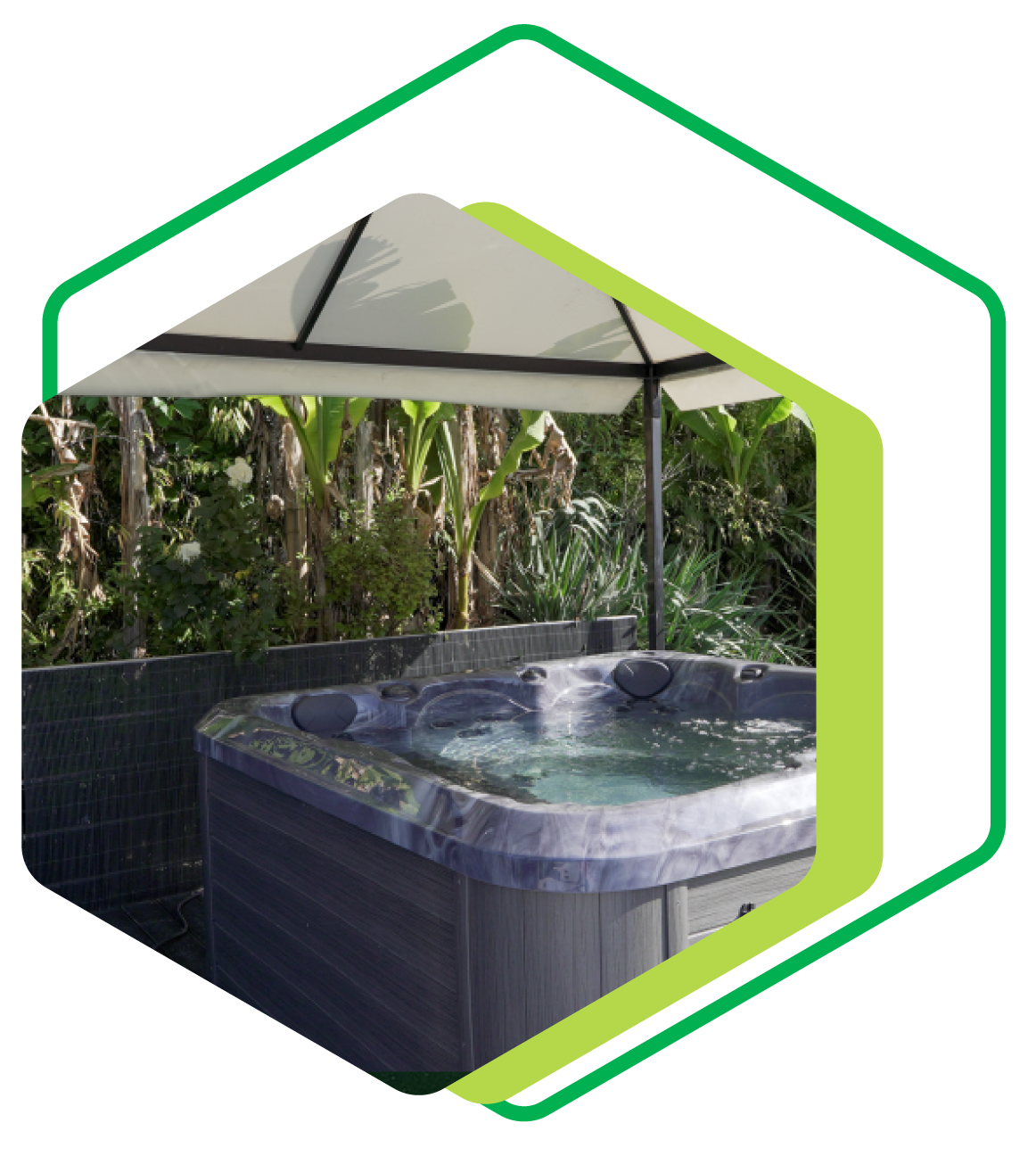 Spa d'extérieur sur une terrasse