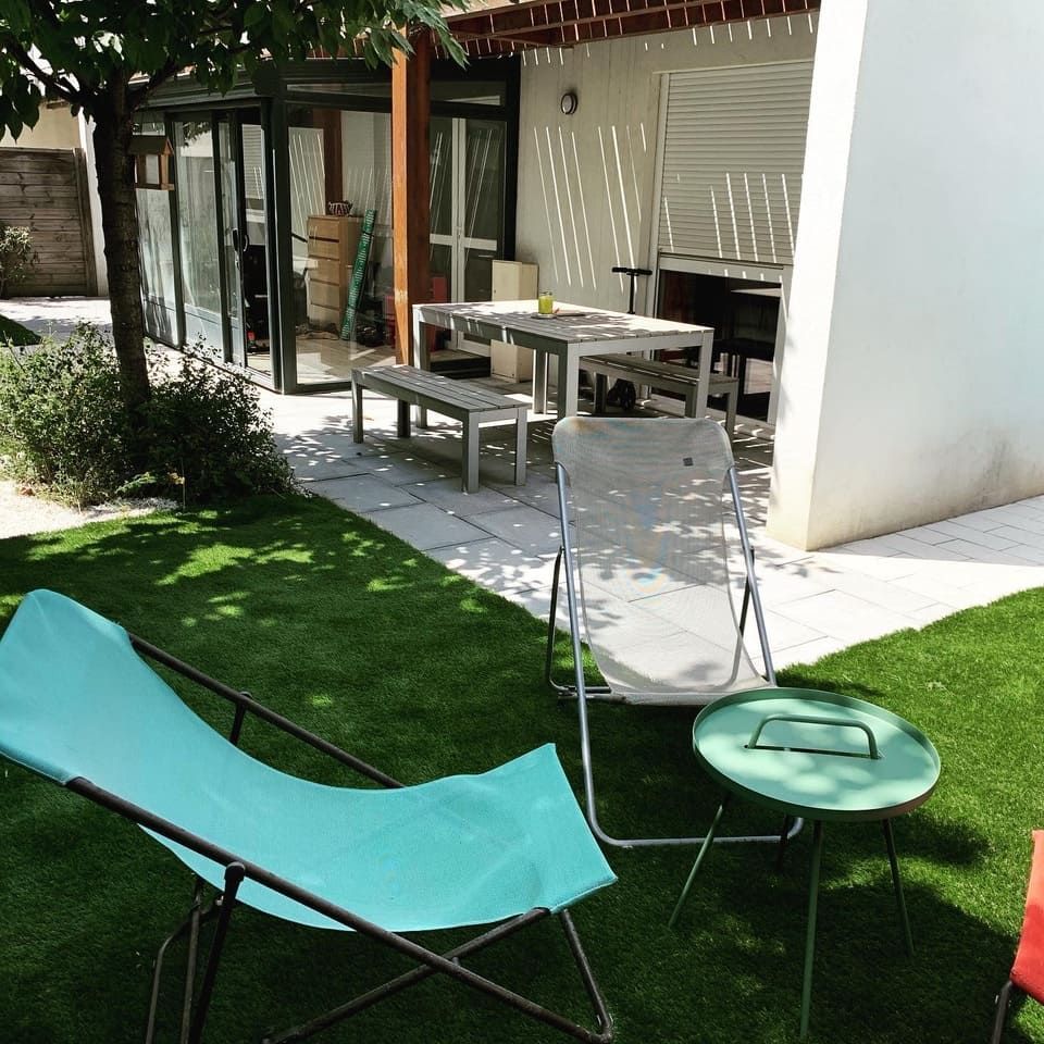 Coin transat d'un jardin chez un particulier