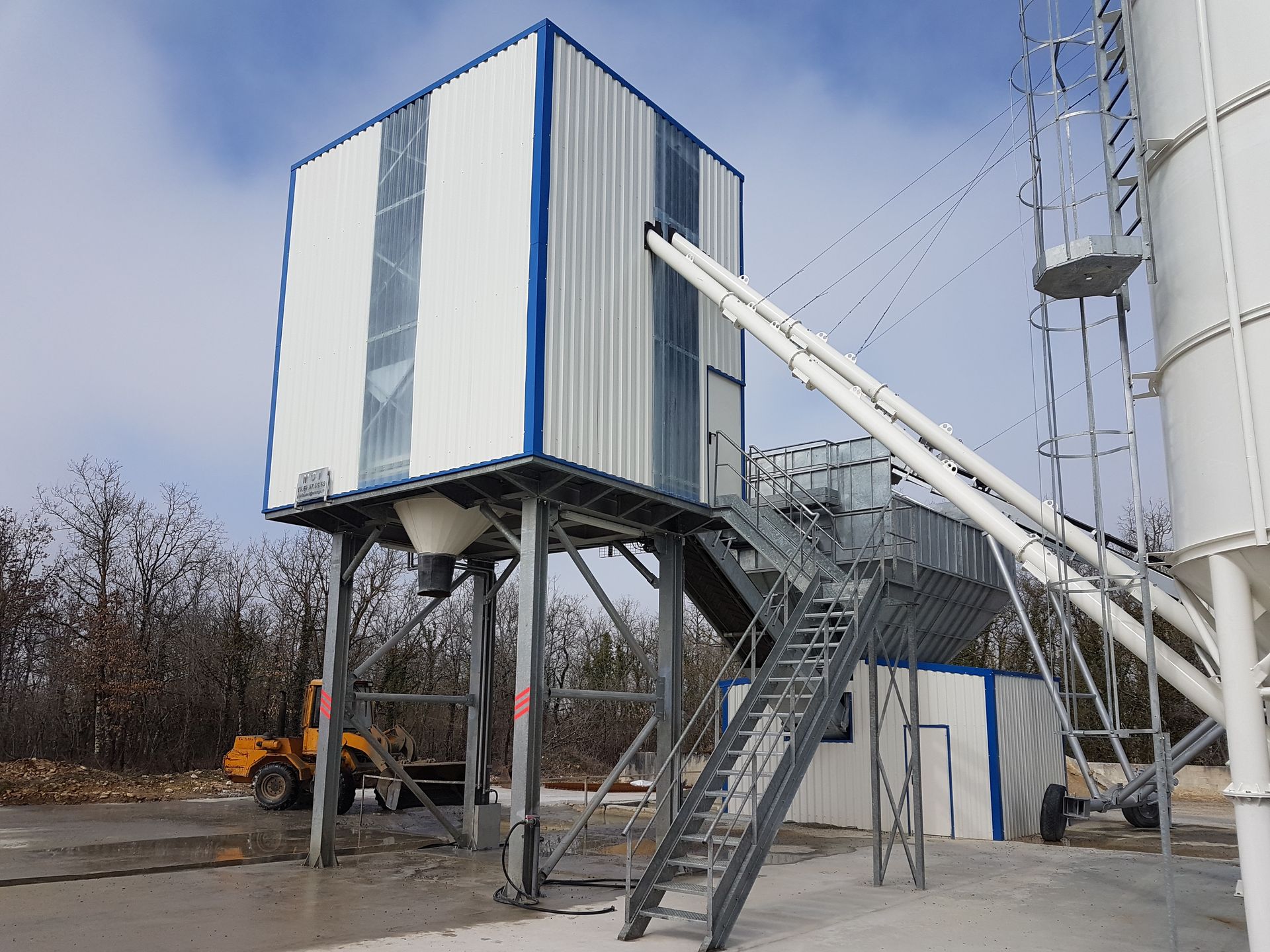 Centrale à béton, zoom sur grand cube
