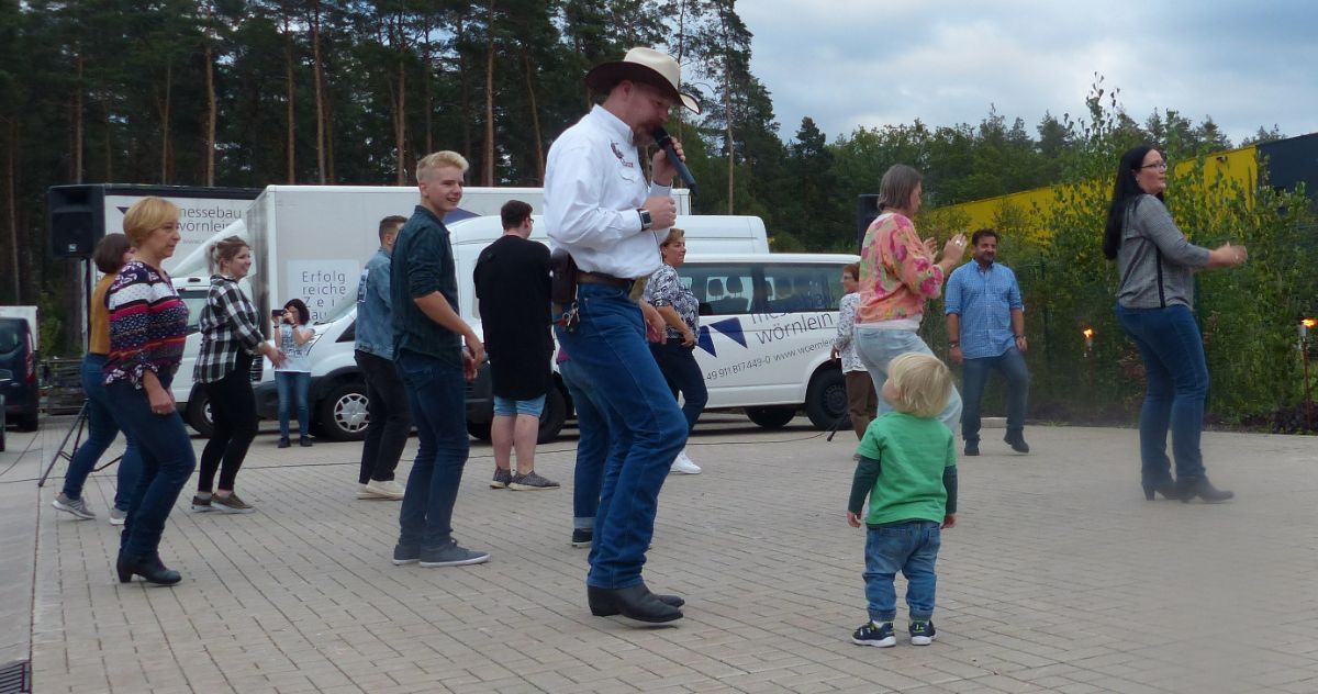 Entertainment Business for U.S. Country Music – Tanz-Instruktion