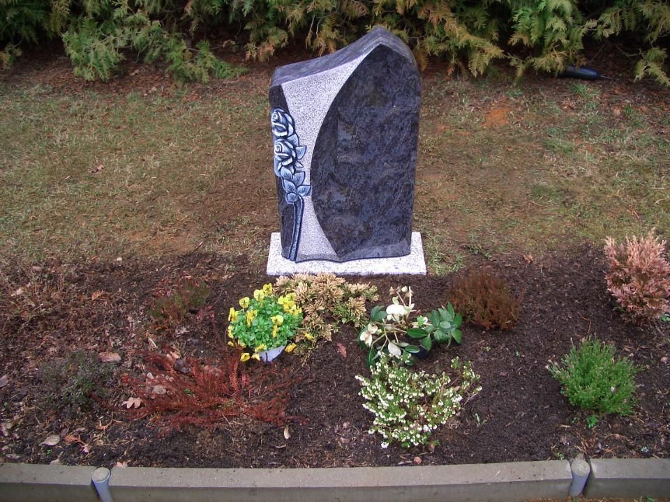 Grabsteine, Grabtafel Steinmetzbetrieb Riech