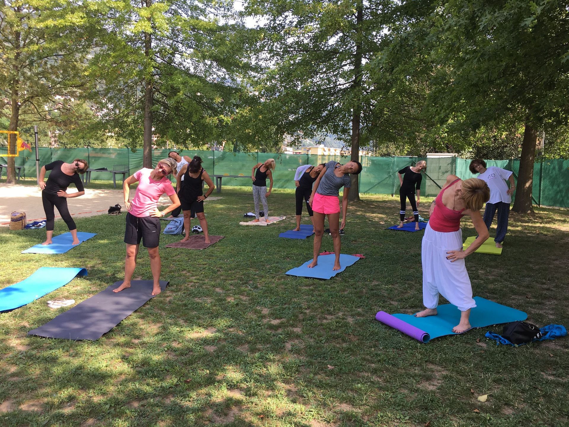 lezione di yoga all'aperto - Parvati Yoga