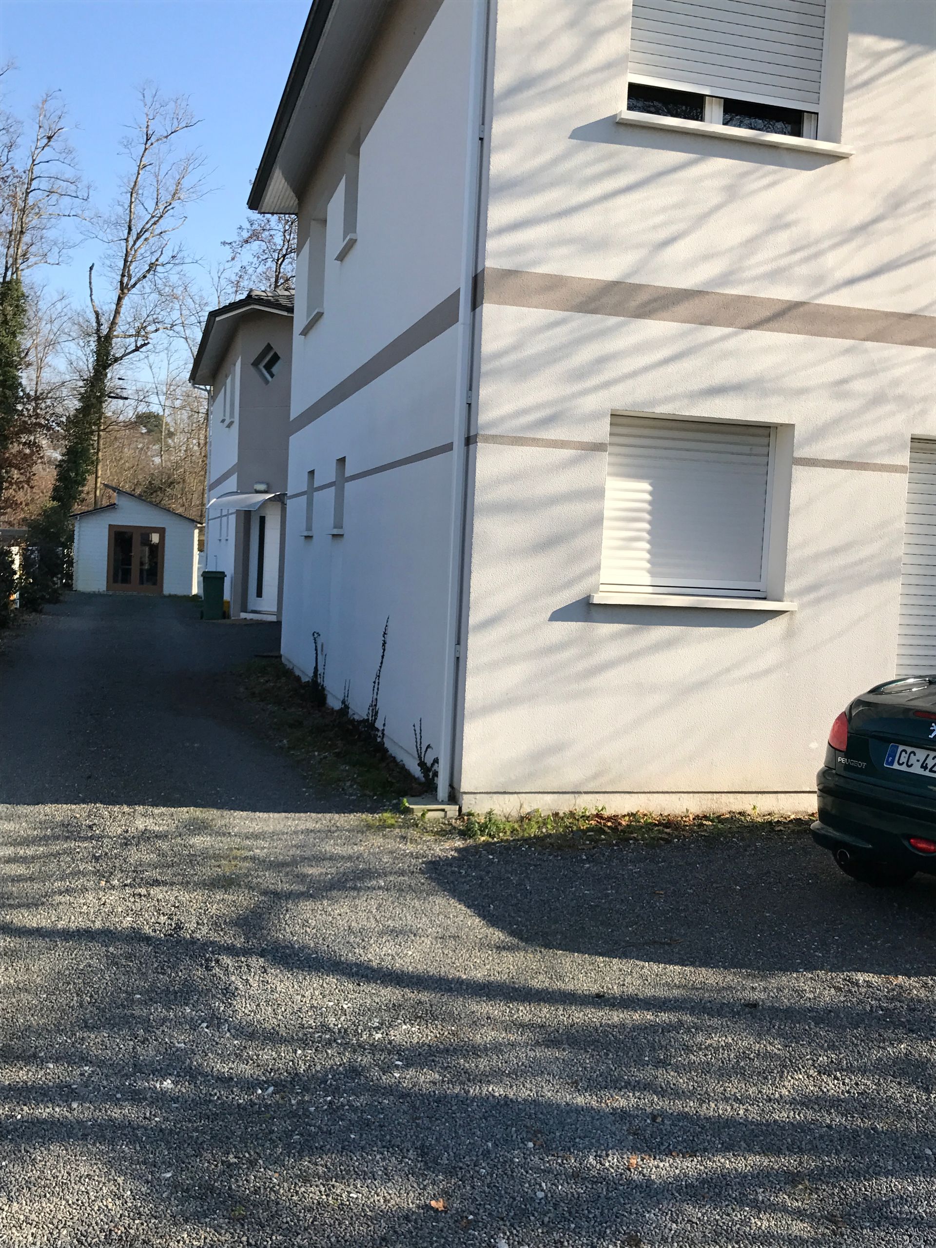 Application d’un enduit hydrofuge.