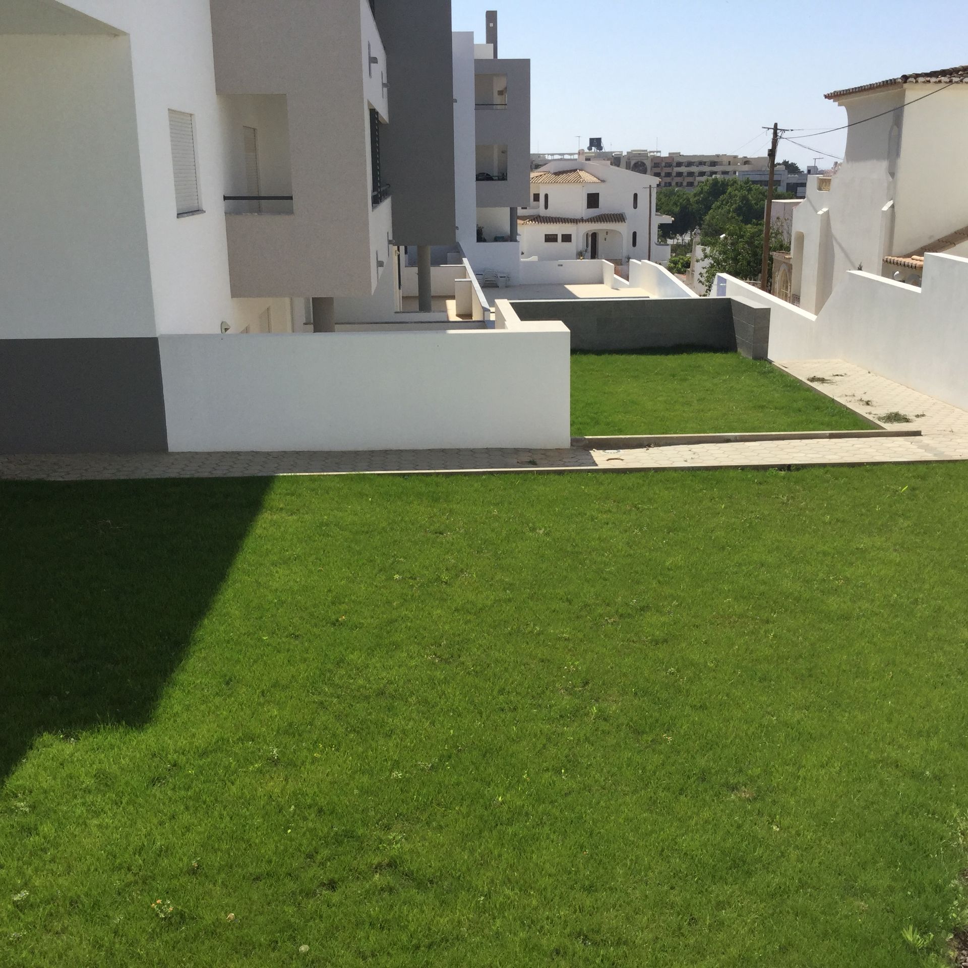 Application d’un enduit lissé.