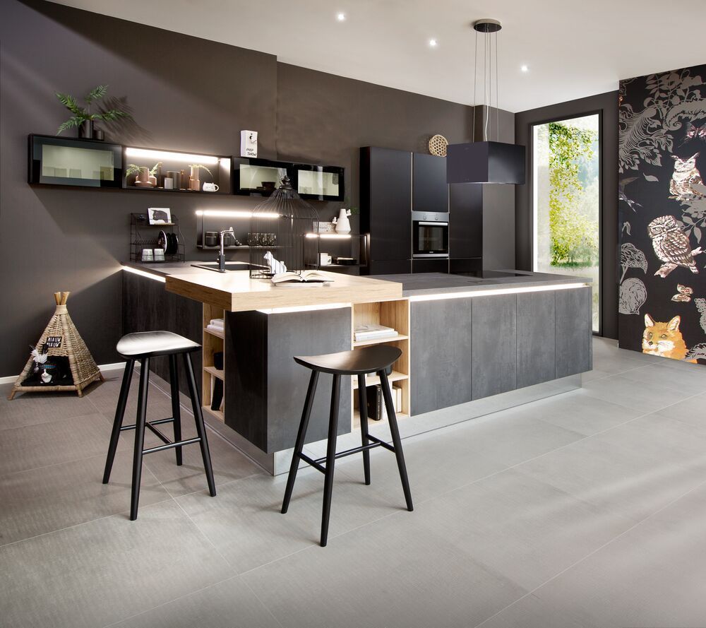 Cuisine avec deux tabourets