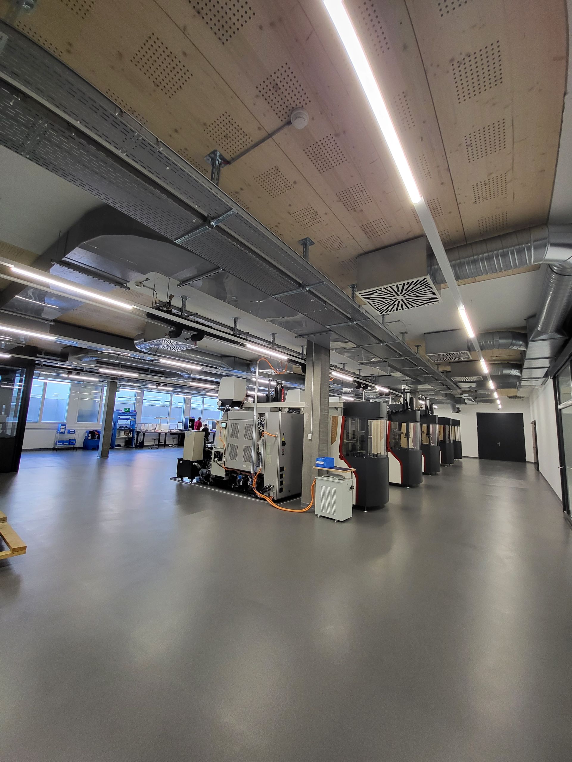 installation lumineuse au plafond