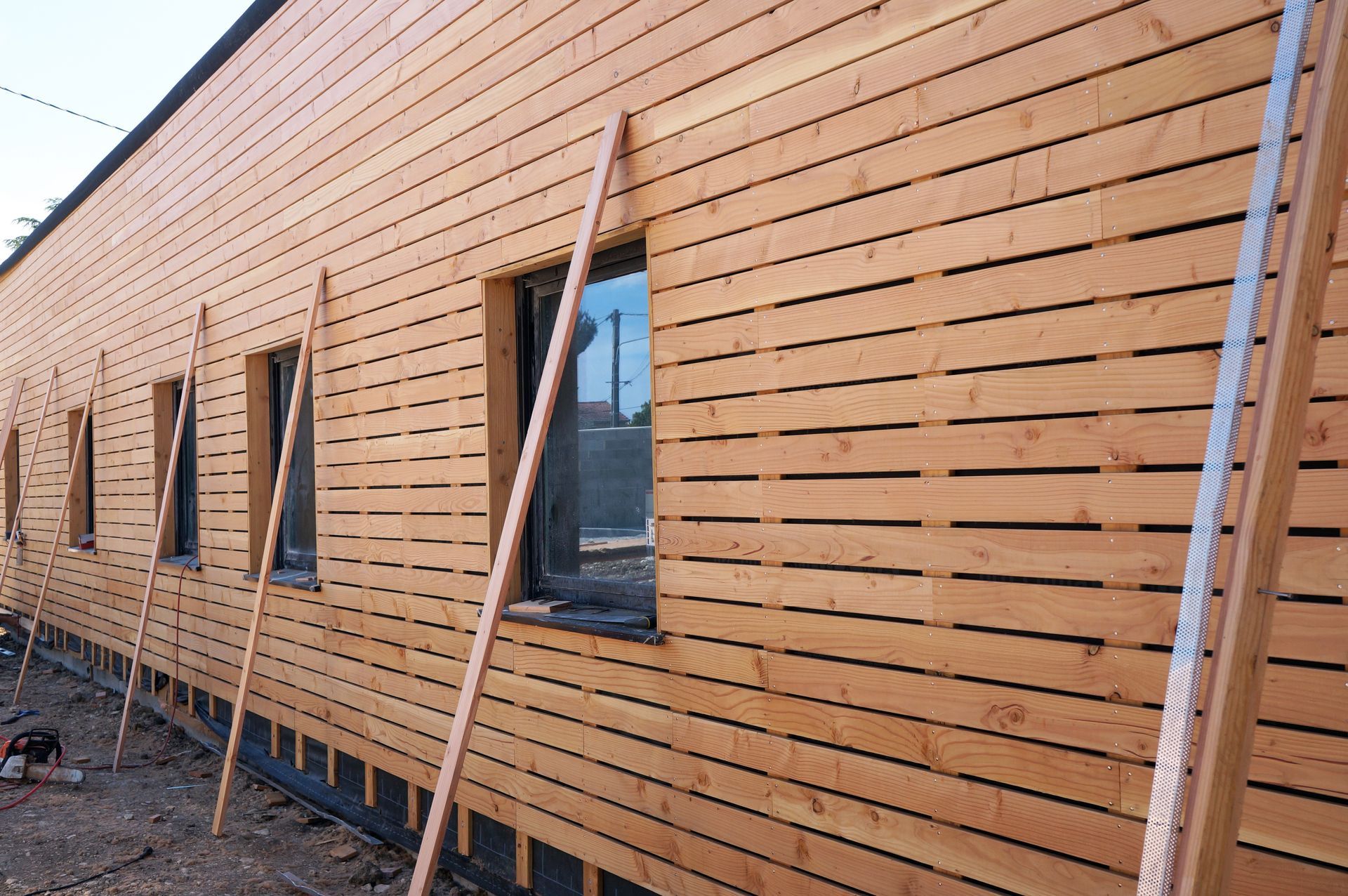 Conctruction en bois avec lames verticales