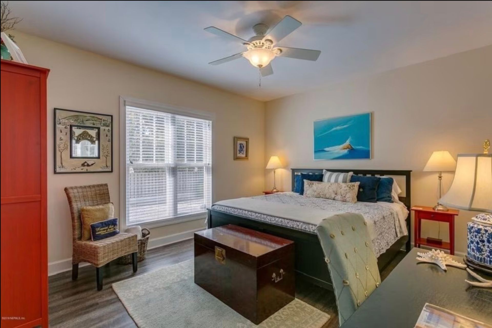 Full Cottage: Lower Suite - King Bed