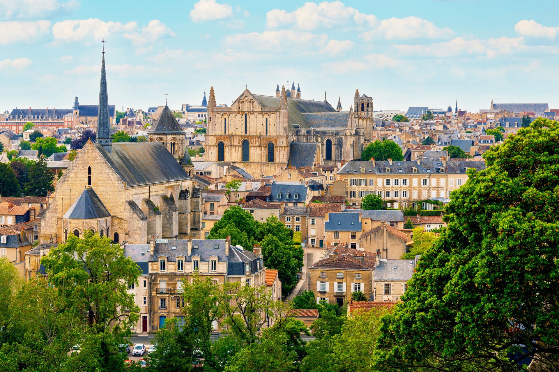ville de Poitiers, vue des toits