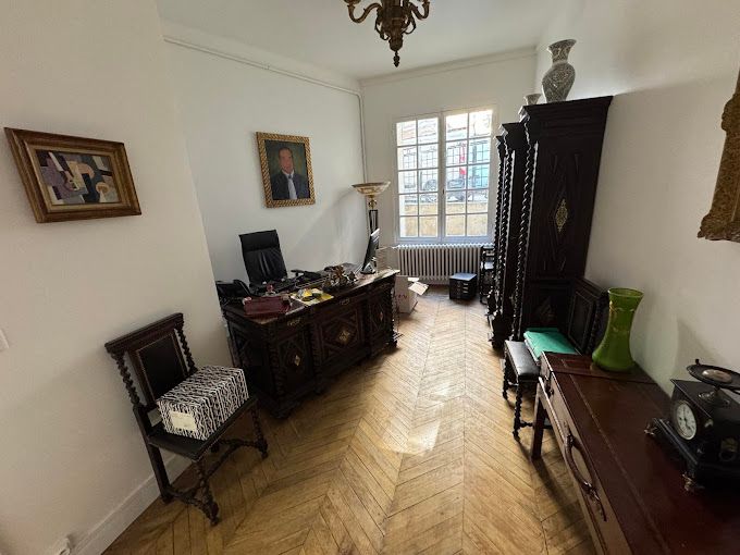 Bureau et mobilier en bois massif