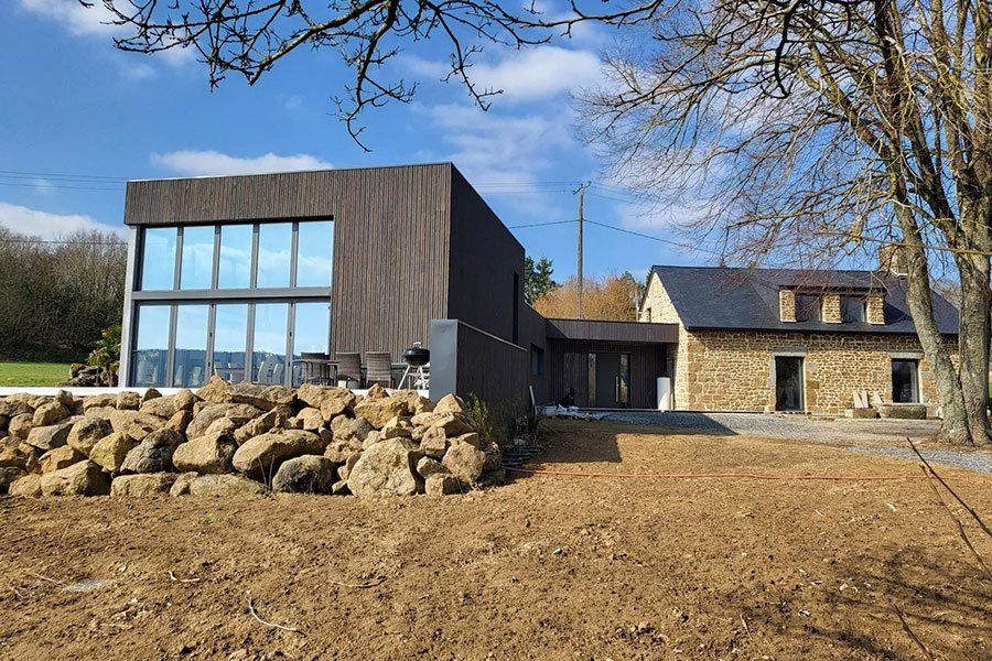 Bâtiment en vitre vue de côté