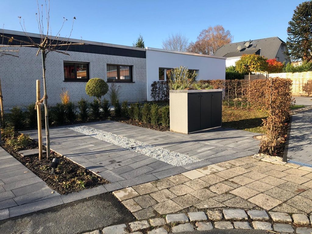 neu gepflasterte einfahrt