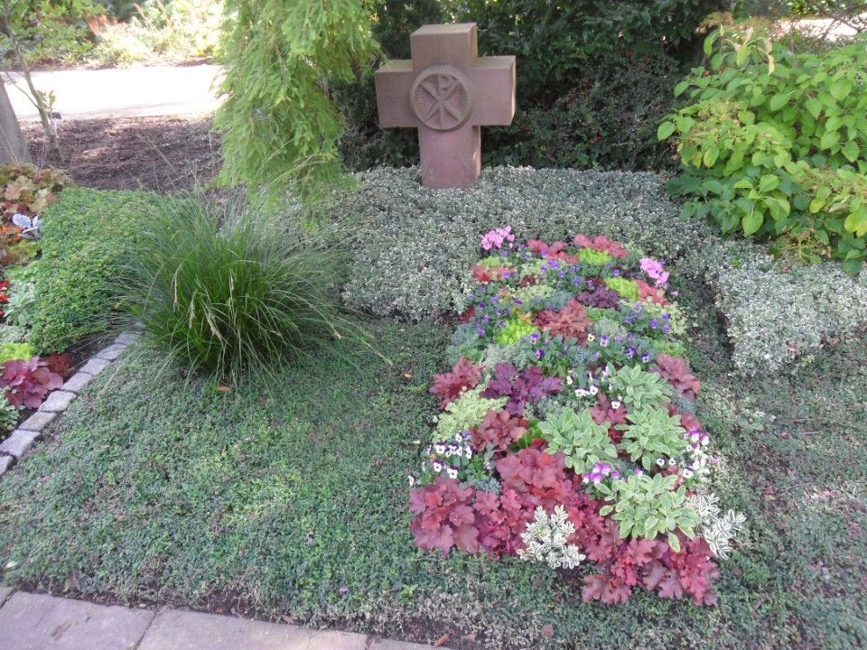 Einzelgrab mit Stein