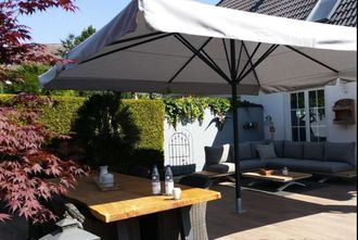 TErrasse Sonnenschirm