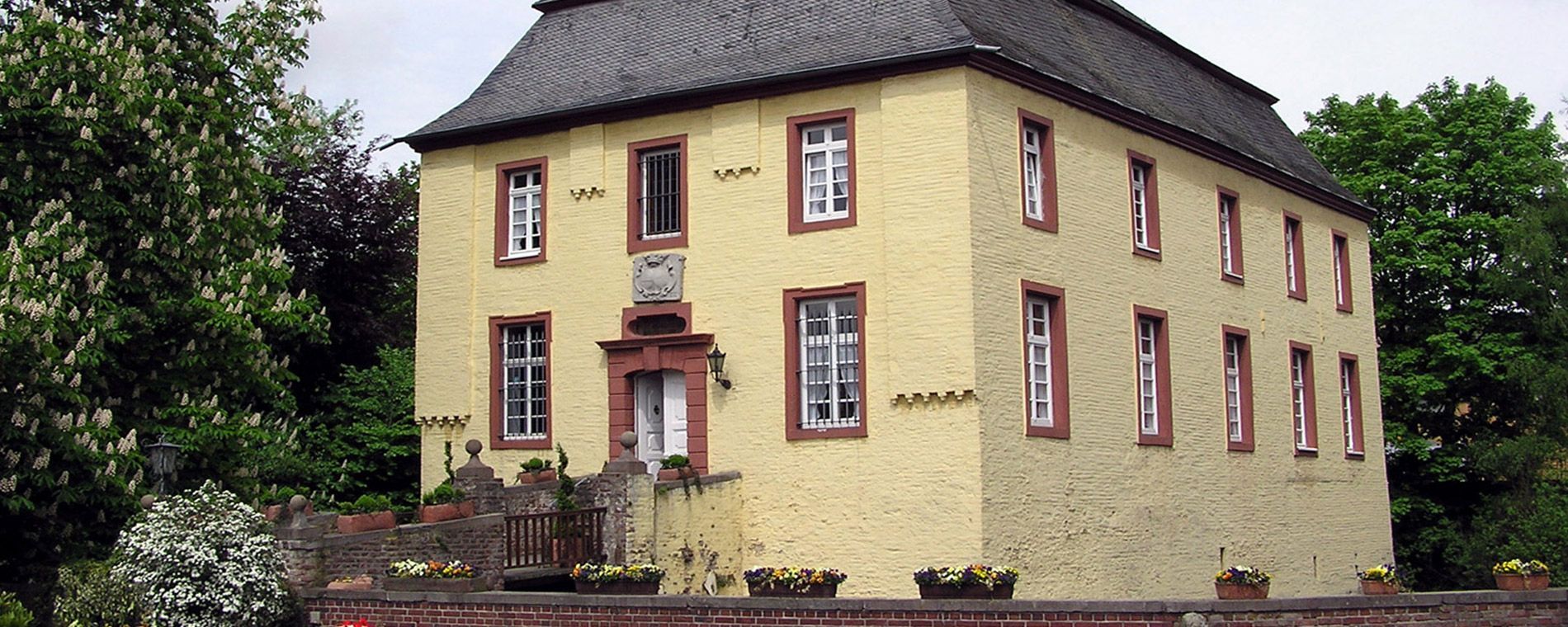 Wasserburg Anstel in Rommerskirchen – Ferienwohnungen zwischen Köln und Düsseldorf