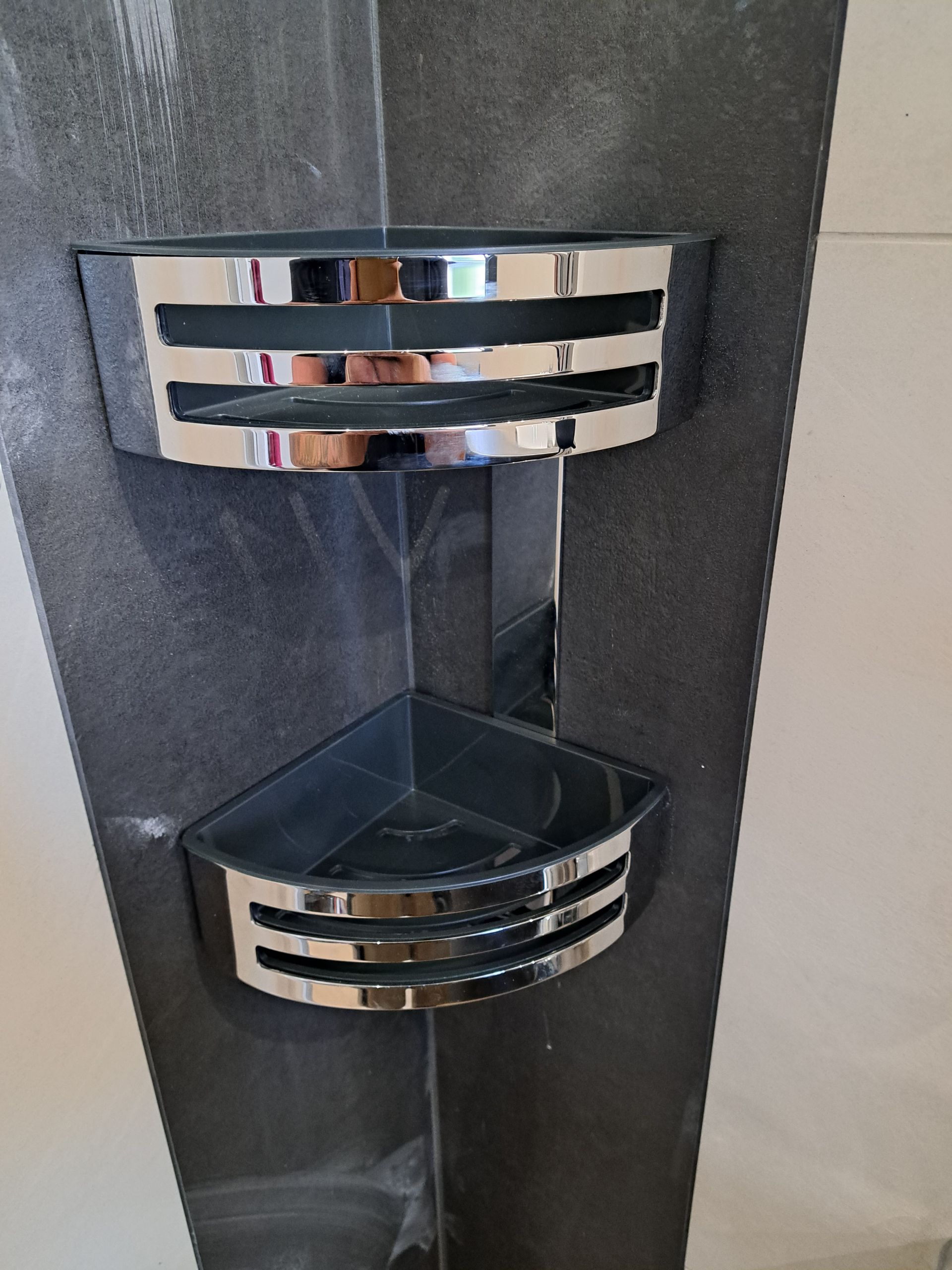 étagères de coin pour douche