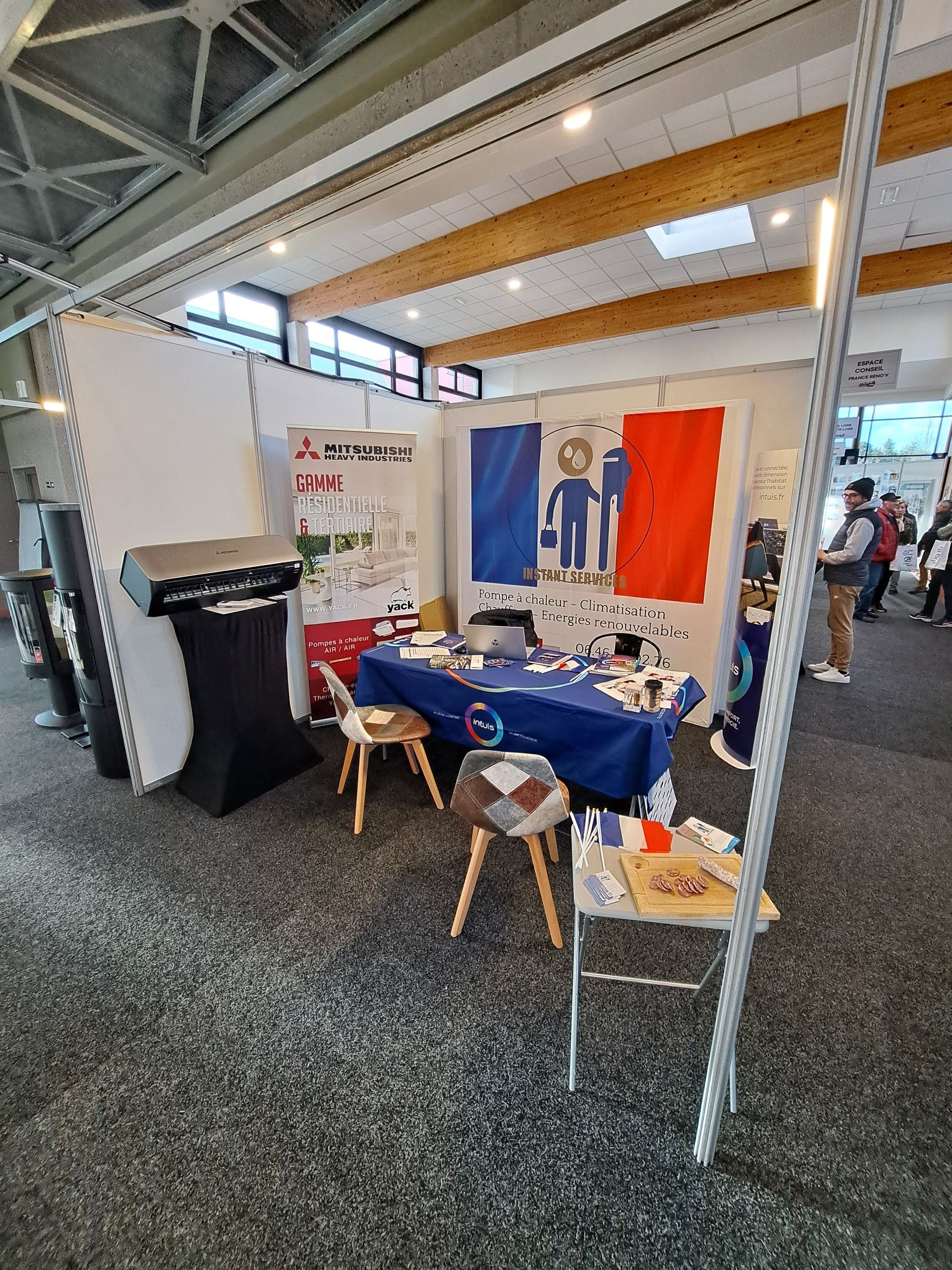 Stand de l'entreprise Instant Services lors d'un salon