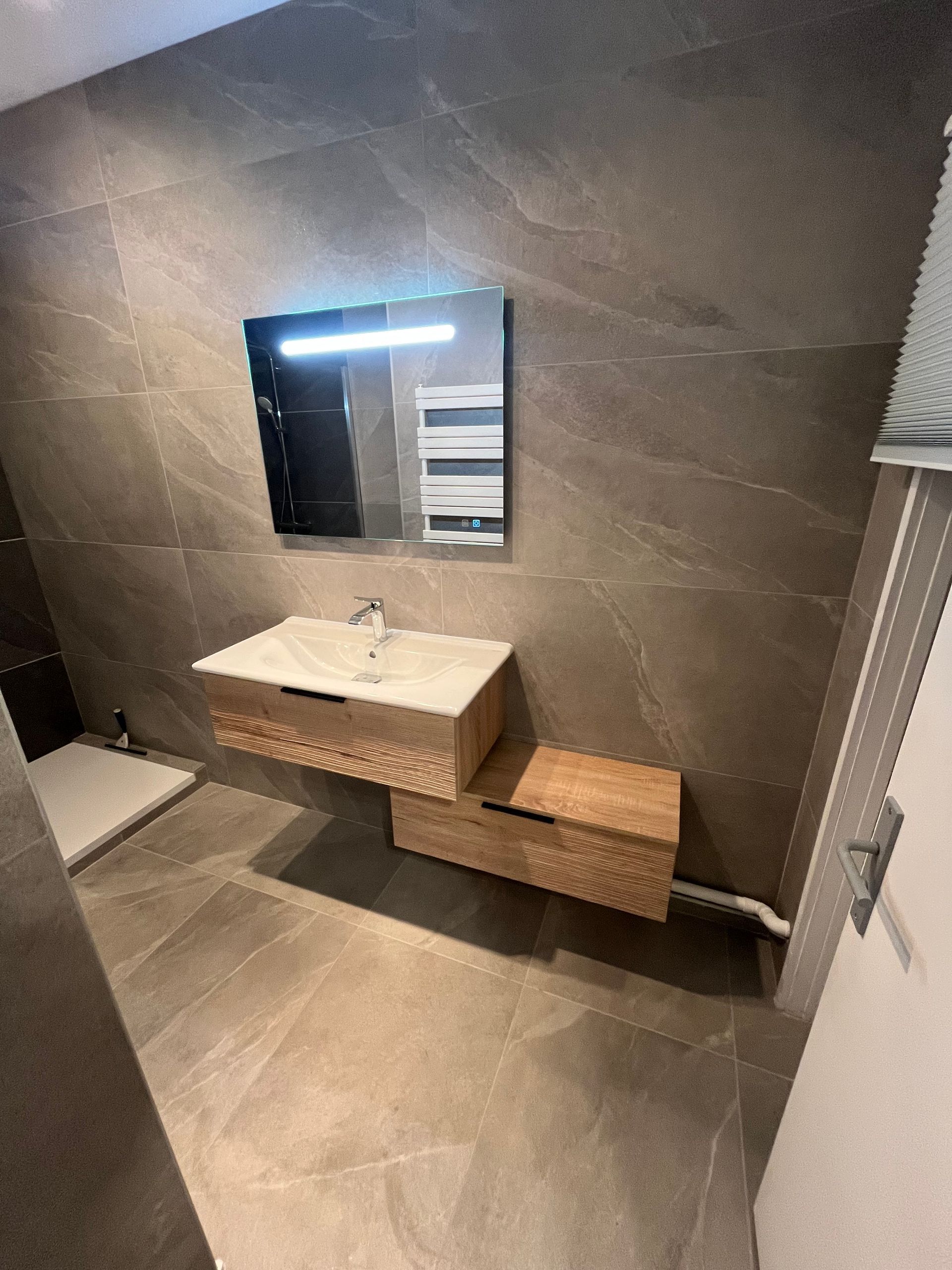 vasque surélevée avec meuble