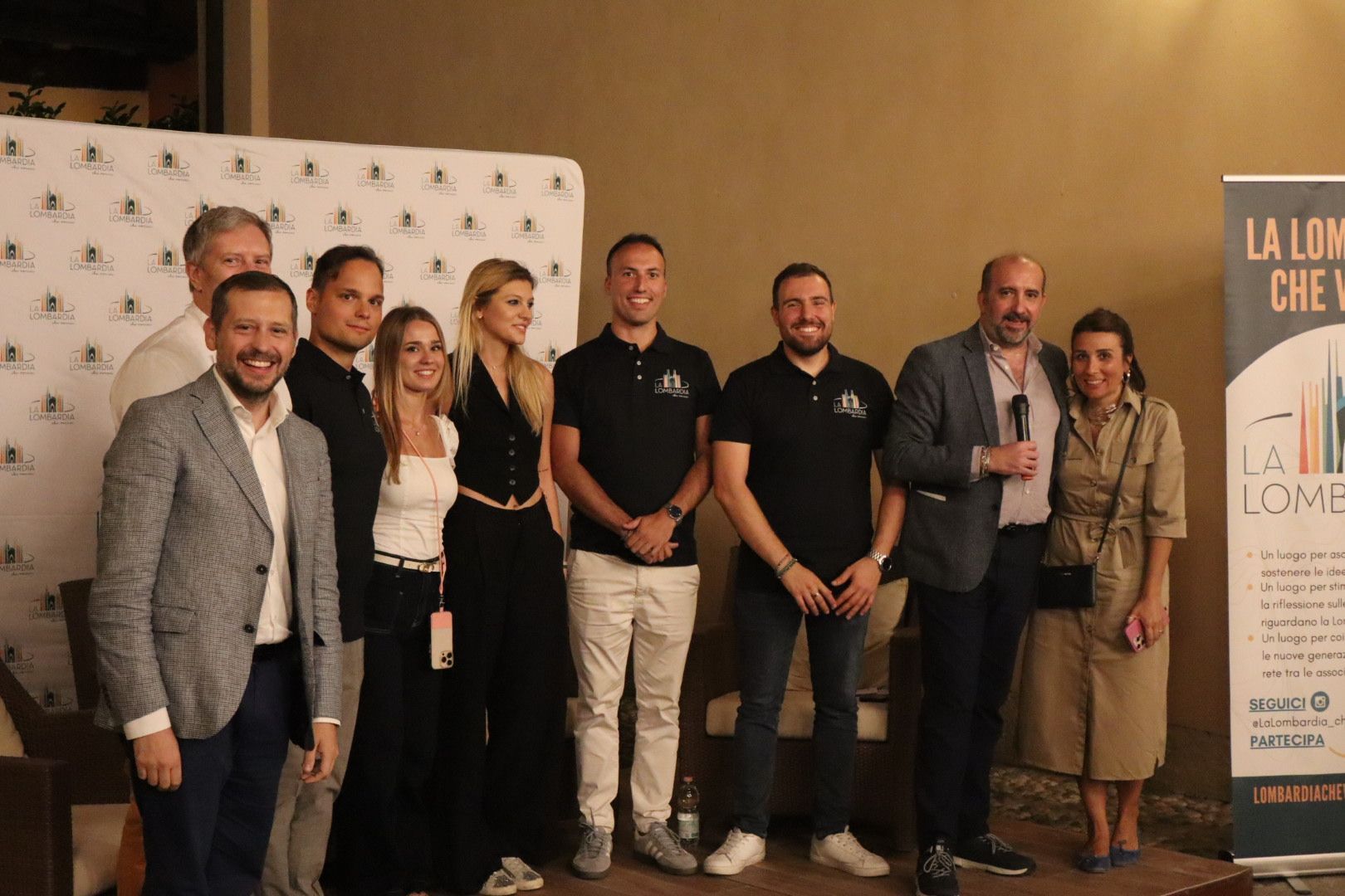 Soci de La Lombardia che Vorrei in posa durante evento associativo a Varese