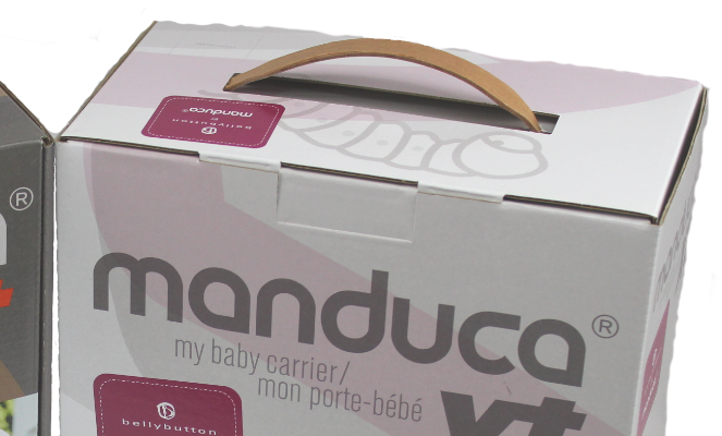 Beispiel für Tragegriff aus Pappe bei Manduca